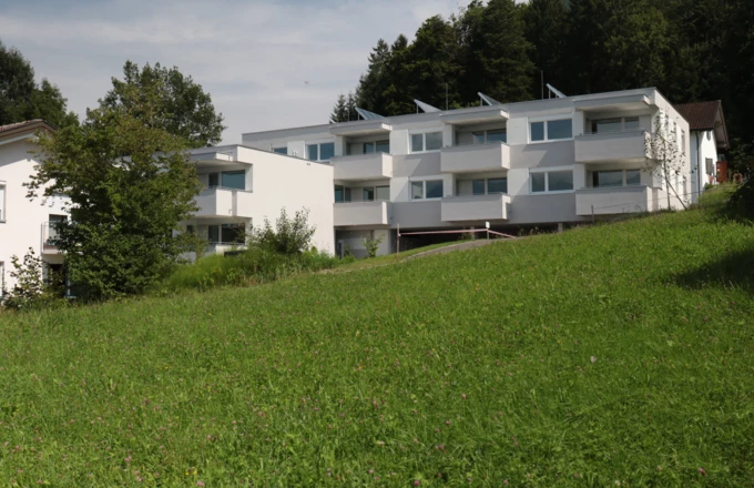 Das neue Heim für zehn Feldkircher Wohnparteien: Die Anlage von Alpenländischer Heimstätte und Rhomberg Bau in der Liechtensteinerstr. 143 in Feldkirch-Tisis.