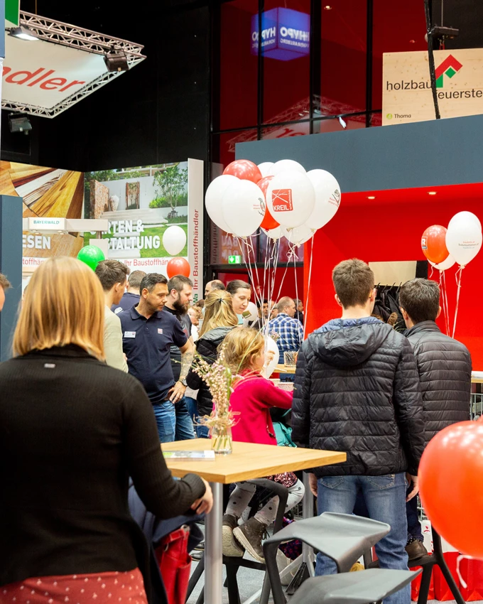 Großer Besucherandrang bei der com:bau 2019.