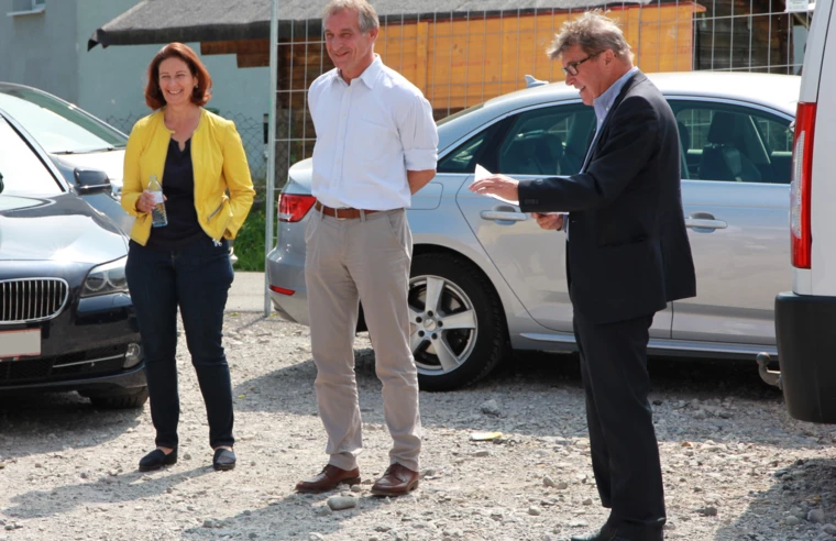 Freuten sich über das gute Gelingen des Bauvorhabens: Stadträtin Ingrid Hopfner, Bürgermeister Dipl.-Ing. Markus Linhart und Ing. Wilhelm Muzyczyn, Geschäftsführer der Alpenländischen (v. l. n. r.).