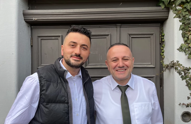 Freuen sich auf ihre Gäste: Agron Abdulai (l.) und Florim Rexhepi (r.), die neuen Pächter der „Ristorante Pizzeria Färber’s“ in Rhomberg’s Fabrik. Quelle: Rhomberg’s Fabrik